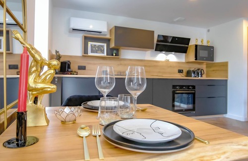 Brumath Apartment | Suite Romantique en Alsace à 20 Minutes de Strasbourg !
