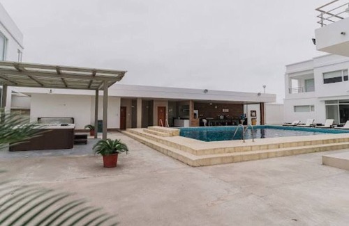 Cojimies Apartment | Suite w/Outdoor pool and Kitchenetten
