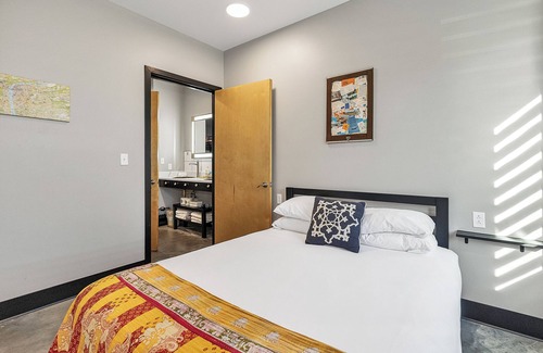Pacific Hotel | Suite with kitchen near Six Flags and the St. Louis area in boutique hotel with onsite activities