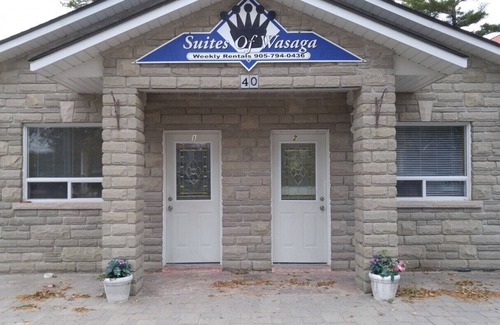 Wasaga Beach Cottage | Suites of Wasaga Beach Area 2 - mins walk Beach 1