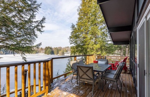 Bala Cabin | Summar Getaway on Lake Muskoka! Hottub, Canoe, Kayak, BBQ, Patio
