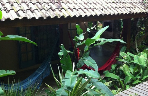 Praia do Pauba House | Summer and Winter - 100 m from the Beach - Large balcony and fireplace - 9 people.