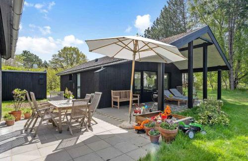 Hojby House | Summer House In An Idyllic Coastal Area