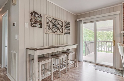 Gallatin House | Summer Lakefront Home |Sleeps 12| Firepit & Deck