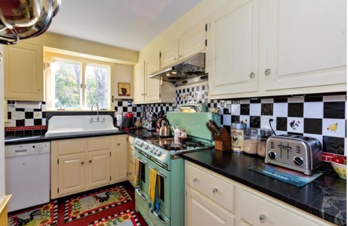 West Barnstable House | Summer on the Cape and cool off! 10% off on all available dates. Send inquiry!