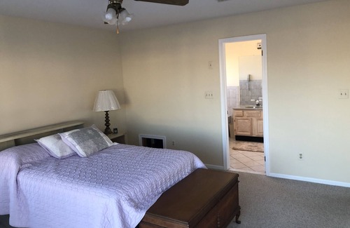 Osbornsville House | Summer Rental. WATERFRONT. Private DOCK for your boat. Walk to beach. Sleeps 10.