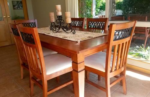 Springlands House | Summer Retreat - Blenheim Holiday Home