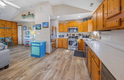 Rodanthe House | SUMMER SAVINGS- Soundside Dog Friendly Home w Hot Tub, Screened Porch, Smart TVs