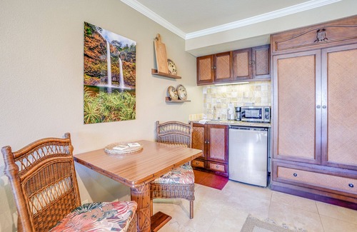 Wailua Apartment | Summer Special Rates*Escape to Kauai | Top Floor Oceanview Studio | Sleeps 2