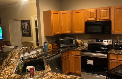 Red Hill Condo | Summer Vacation Prime Location Premier Accommodations !ποΈββοΈπ Book Now !