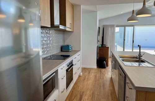 Waterhouse House | Summersalt - WiFi - 11 Cobb and Co Way