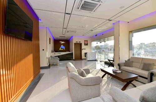 Al Maabilah Hotel | Summit Hotel Suites - القمة للأجنحة الفندقيه