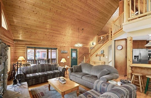 Hyak Cabin | Summit Log Cabin With Hot Tub & Sauna