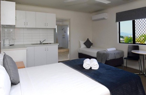 Townsville Hotel | Summit Motel
