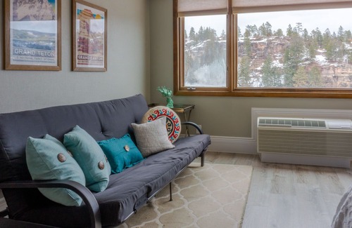 Purgatory Cabin | Summit Studio (#232) |10 min to Ski - Pool/Hot Tub - Golf - A/C - Views