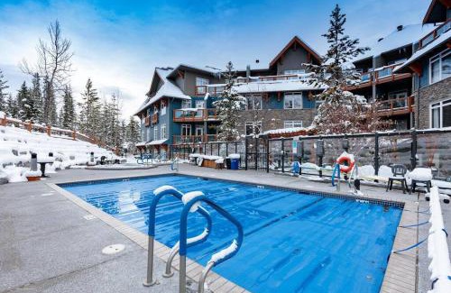 Canmore House | Sun Drenched Escape