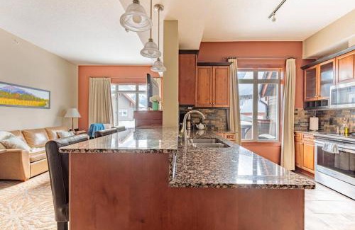 Canmore House | Sun Drenched Escape