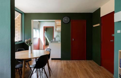 Campbell Apartment | Sun filled 1BR APT 2 mins to Legacy Park - Hosted by Canstay