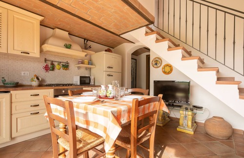 Montescudaio Cottage | Sun & Moon Cottage with private pool and garden