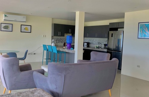 Manglaralto Villa | Sun, Ocean, Cool Breeze, New Modern 3 Bedroom Villa