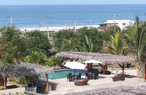 Manglaralto Villa | Sun, Ocean, Cool Breeze, New Modern 3 Bedroom Villa