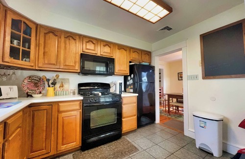 Avalon House | Sun, Sand, and Savings in this Cozy Cottage Near the Beach & Bay!