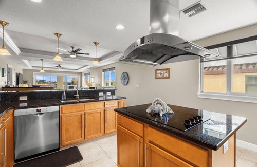 Clearwater Beach Condo | Sun West Palms - Suite 203 - 3 Bd/Ba - 3rd Story Bay Water View.