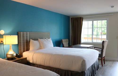 West Yarmouth Hotel | Sunbird Cape Cod Resort