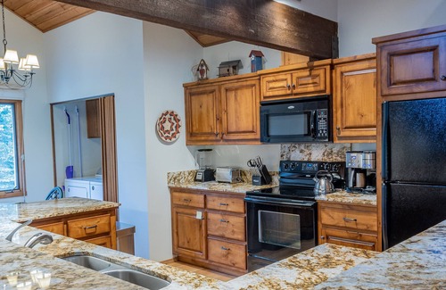 Elkhorn Village Condo | Sunburst Condo 2772 - Great for Families, Hot Tub Onsite