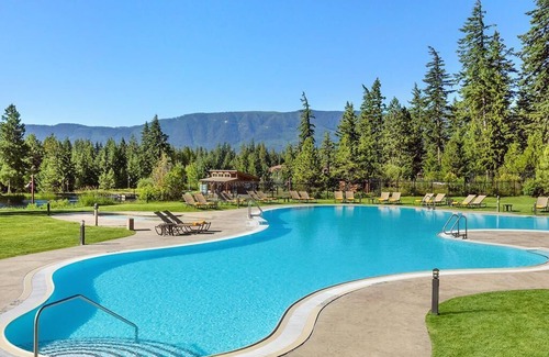 Roslyn House | Suncadia 2 Bdrm Cabin with Firepit Close to Nelson Farm