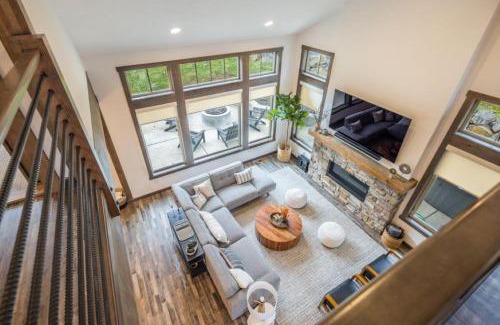 Cle Elum House | Suncadia 5 Bdrm Home with Secret Bunk Room and Hot Tub Fun for the Kids