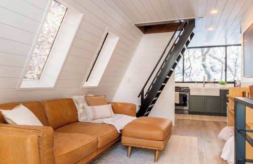 Sundance Cabin | Sundance A-Frame 5 Min Walk to Resort & XL Hot Tub