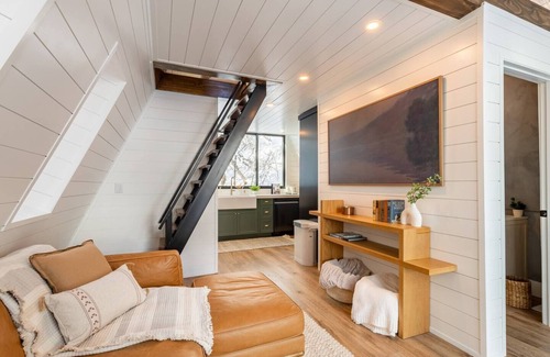 Sundance Cabin | Sundance A-Frame 5 Min Walk to Resort & XL Hot Tub