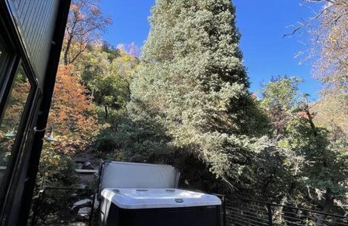 Sundance House | Sundance A-Frame 5 Min Walk to Resort & XL Hot Tub