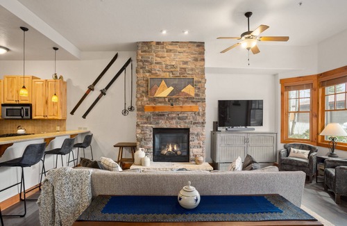 Steamboat Springs Condo | *Sundance Creek 103* Walk to Shops, Dining & Groceries, Hot Tub, Garage, W/D