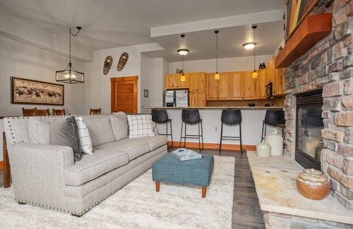 Steamboat Springs Condo | *Sundance Creek 103* Walk to Shops, Dining & Groceries, Hot Tub, Garage, W/D