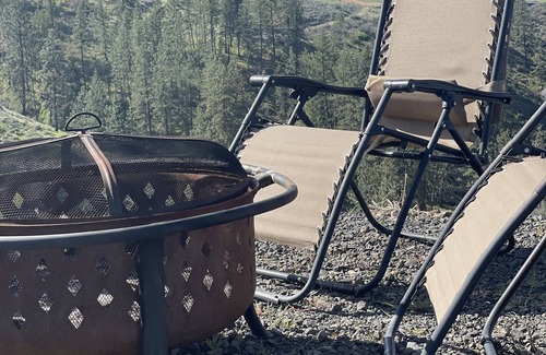 Davenport House | Sunday Bay Get Away~ On Peaceful Lake Roosevelt
