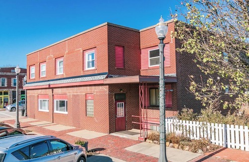Fairport Harbor Apartment | Sunfish Room