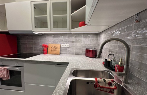 Ukkel Apartment | Sunflora 1-bedroom apartment with beautiful garden view on first floor