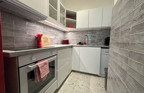 Ukkel Apartment | Sunflora 1-bedroom apartment with beautiful garden view on first floor