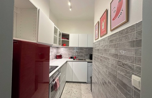 Ukkel Apartment | Sunflora 1-bedroom apartment with beautiful garden view on first floor