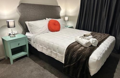 Kapiti Island House | Sunflower Cottage