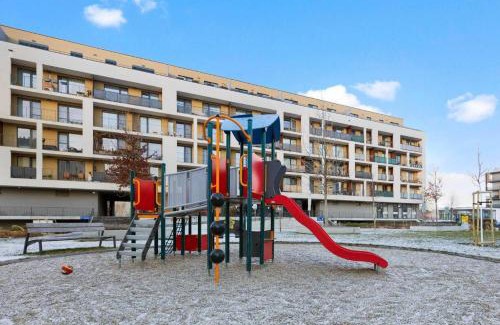 Bratislava Apartment | Sunflower - Modern large charming apartment with balcony