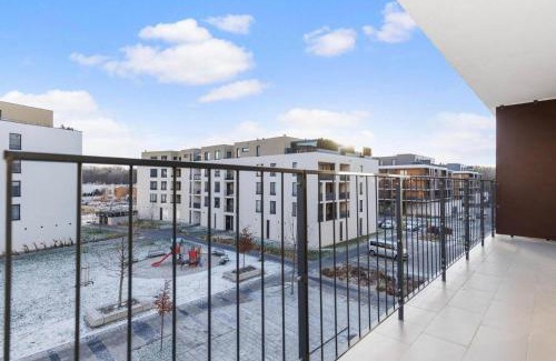 Bratislava Apartment | Sunflower - Modern large charming apartment with balcony