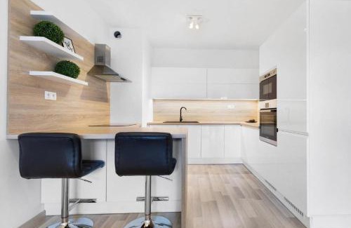 Bratislava Apartment | Sunflower - Modern large charming apartment with balcony