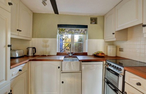Southrepps House | Sunhaven Cottage - Two Bedroom House, Sleeps 3
