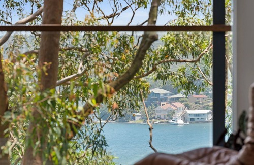 Lake Macquarie City Council House | Sunlight Ridge House