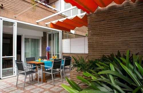 Dreta de l'Eixample Apartment | Sunlit 80m² Barcelona Oasis with Expansive 52m² Terrace