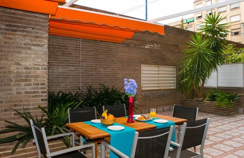 Dreta de l'Eixample Apartment | Sunlit 80m² Barcelona Oasis with Expansive 52m² Terrace