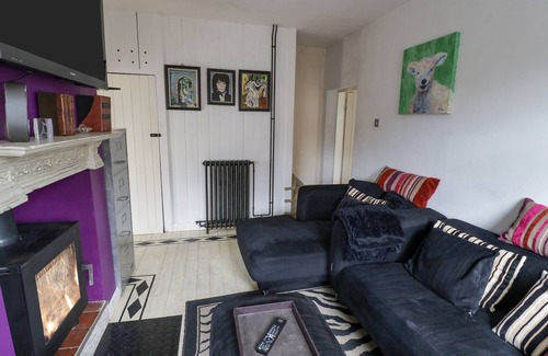 Shelsley Beauchamp Cottage | SUNNINGDALE, family friendly, with open fire in Lower Broadheath